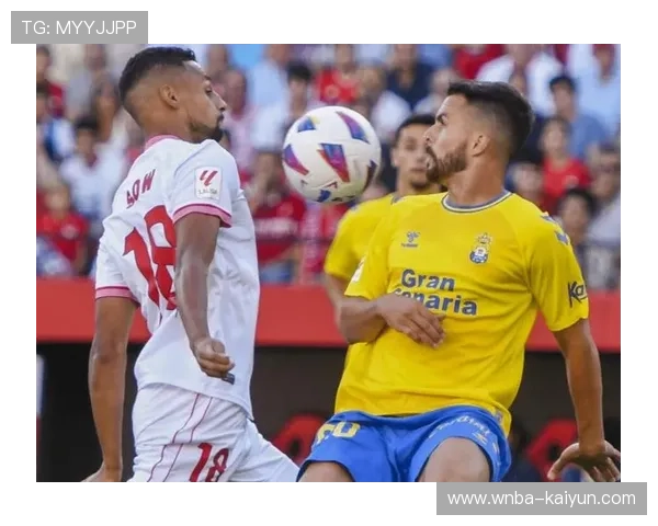 终场哨响,塞维利亚老将纳瓦斯跪地掩面 终场哨响,塞维利亚老将纳瓦斯跪地掩面